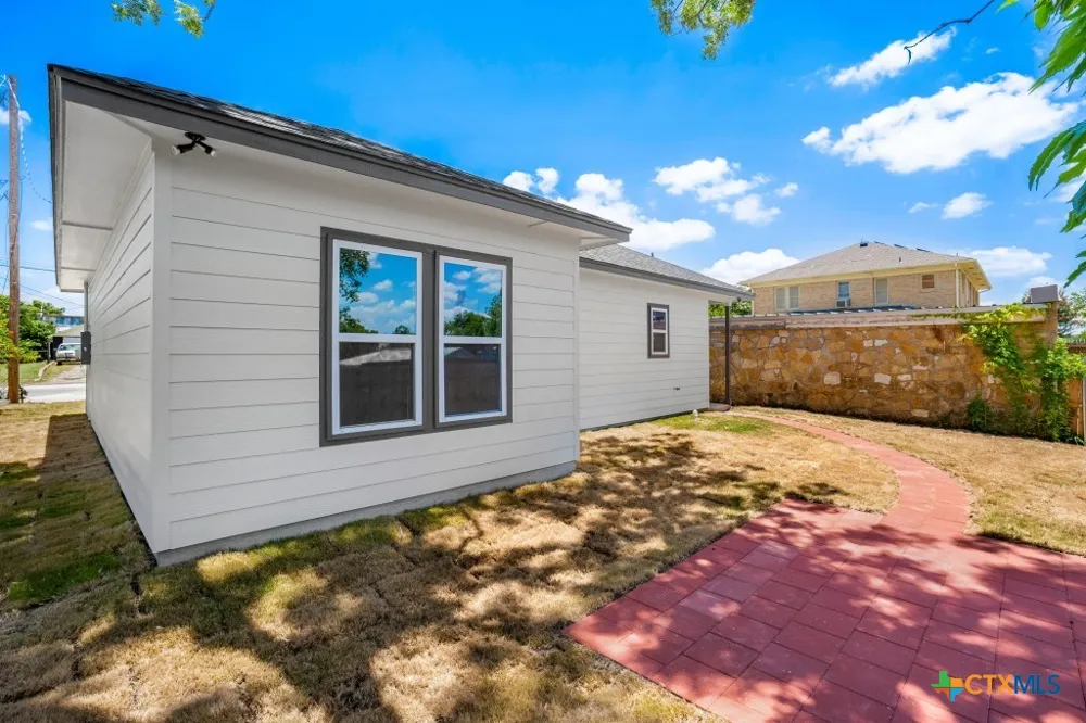 606 Bridge Street Gatesville, TX 76528
