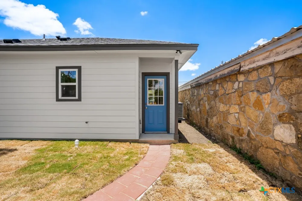 606 Bridge Street Gatesville, TX 76528