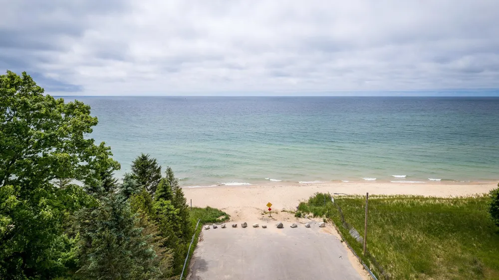 3528 Potter Road Onekama Township, MI 49614