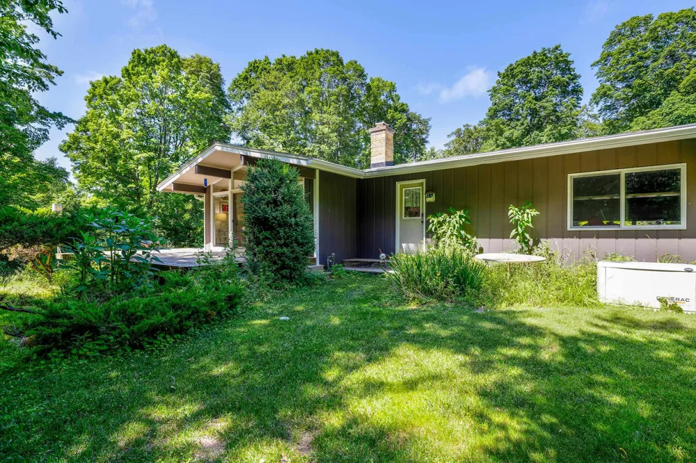 3528 Potter Road Onekama Township, MI 49614