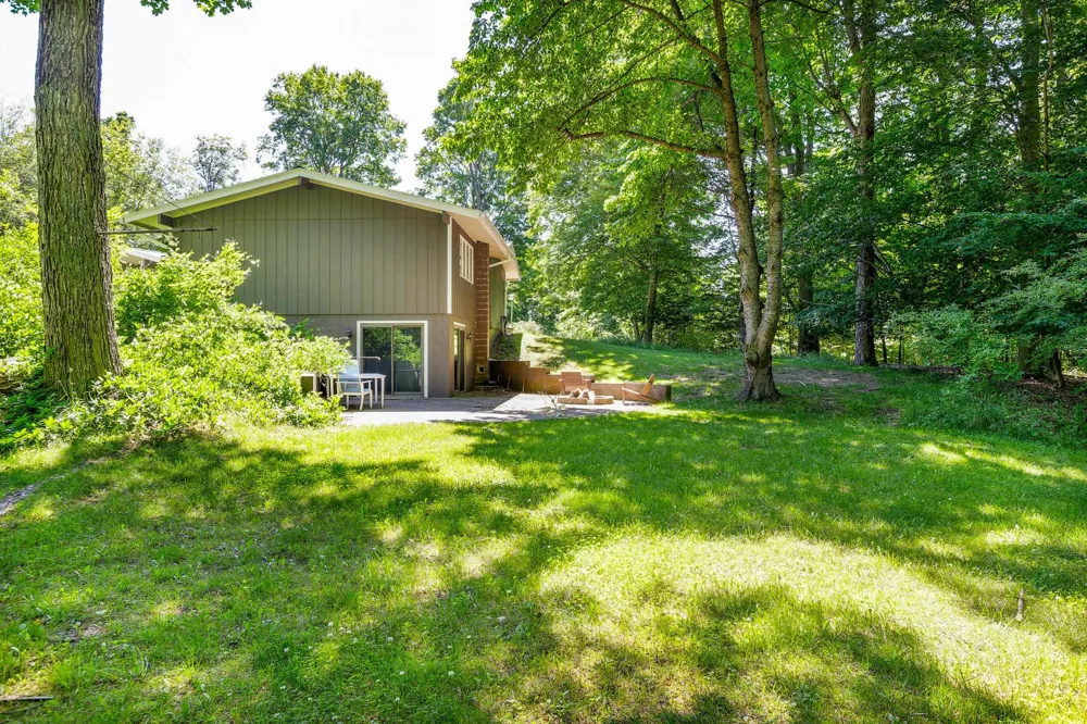 3528 Potter Road Onekama Township, MI 49614