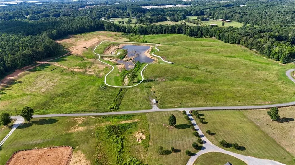 94 Horseshow Road NW Adairsville, GA 30103