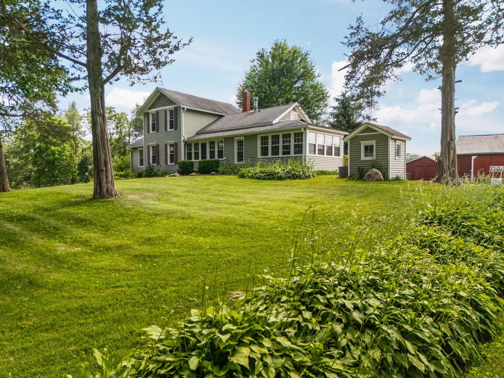 11230 Hoyt Road Munith, MI 49259