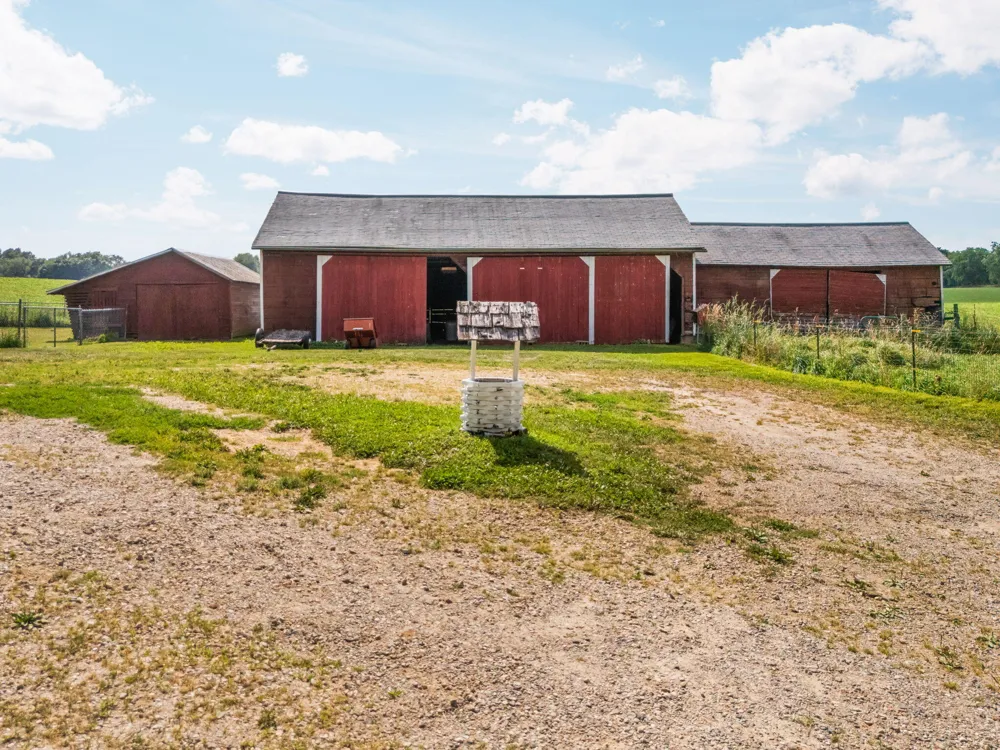 11230 Hoyt Road Munith, MI 49259