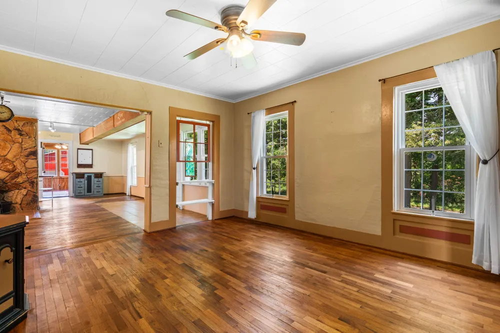11230 Hoyt Road Munith, MI 49259