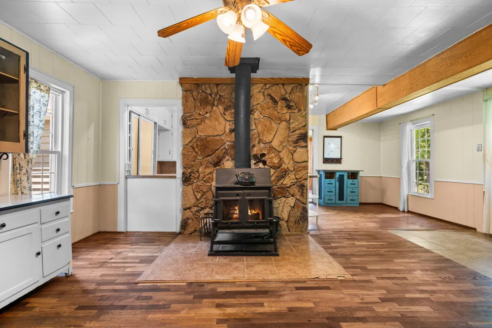 11230 Hoyt Road Munith, MI 49259