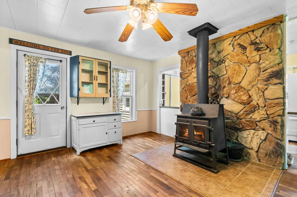 11230 Hoyt Road Munith, MI 49259