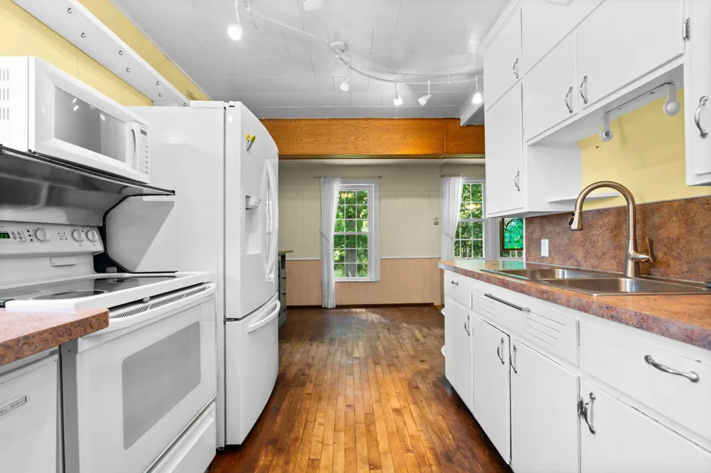 11230 Hoyt Road Munith, MI 49259