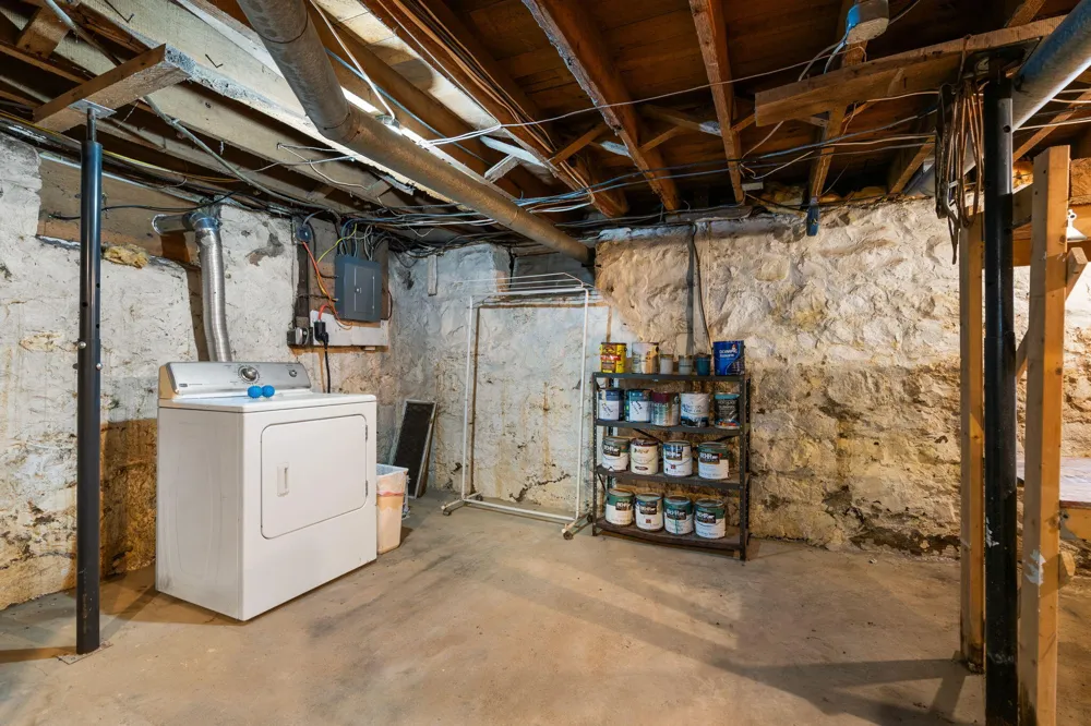 11230 Hoyt Road Munith, MI 49259