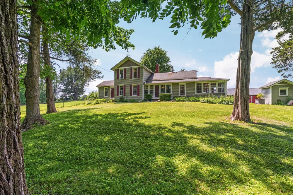 11230 Hoyt Road Munith, MI 49259