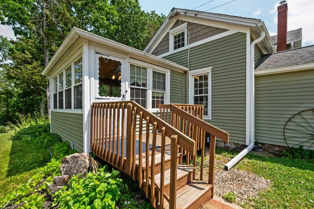 11230 Hoyt Road Munith, MI 49259