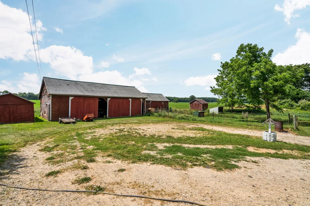 11230 Hoyt Road Munith, MI 49259