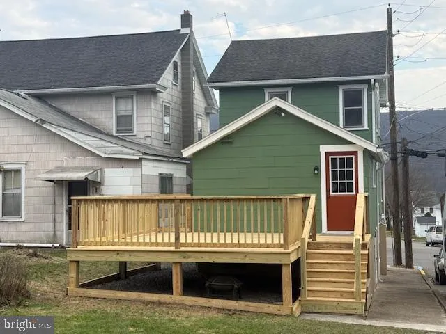 357 W BROAD STREET Williamstown, PA 17098