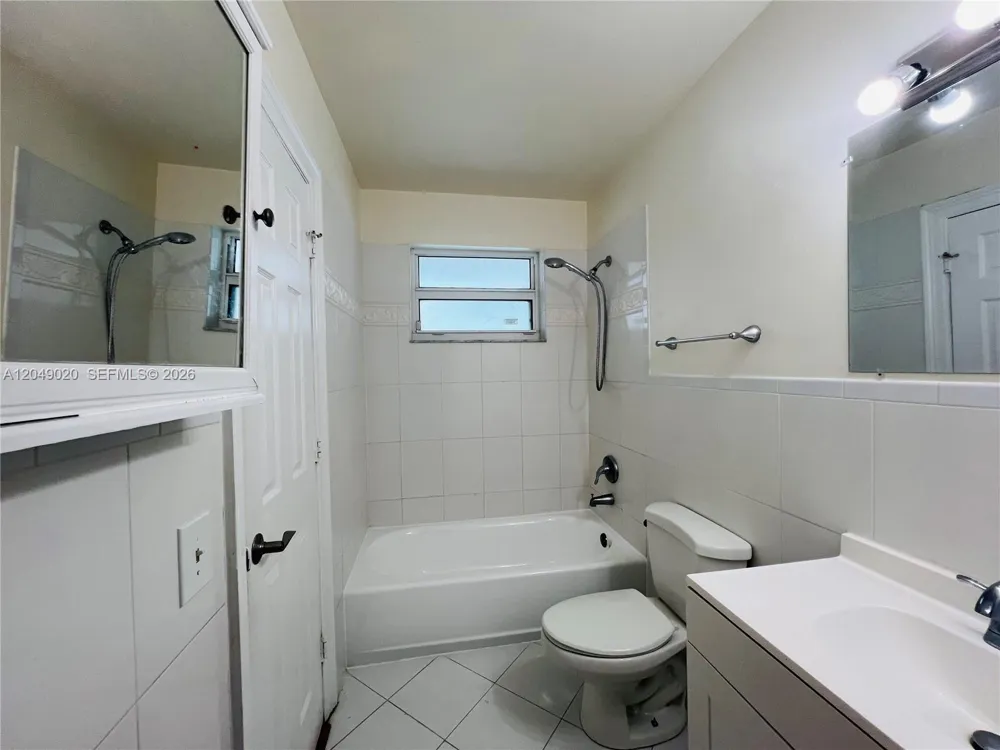 2050 NW 89th Ave #208 Pembroke Pines, FL 33028