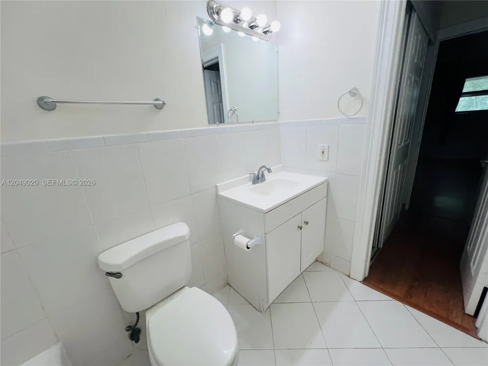 2050 NW 89th Ave #208 Pembroke Pines, FL 33028