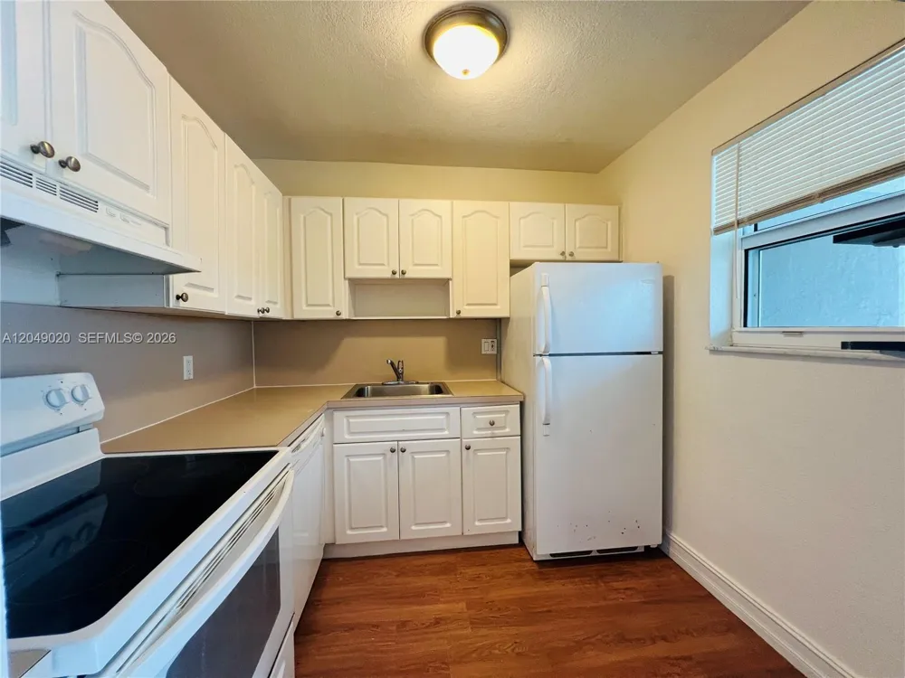 2050 NW 89th Ave #208 Pembroke Pines, FL 33028