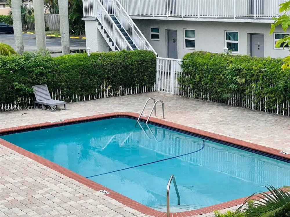 2050 NW 89th Ave #208 Pembroke Pines, FL 33028