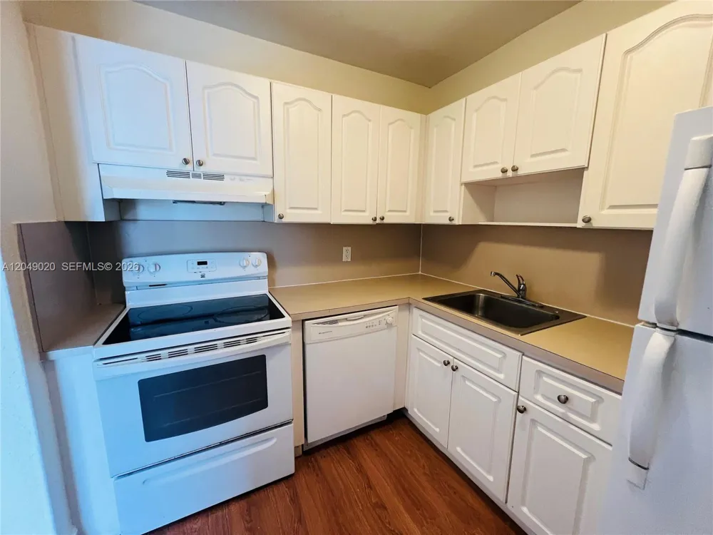 2050 NW 89th Ave #208 Pembroke Pines, FL 33028