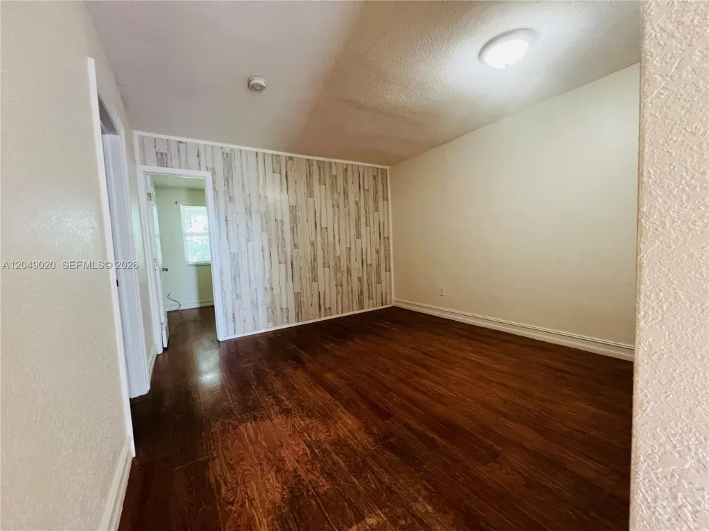 2050 NW 89th Ave #208 Pembroke Pines, FL 33028
