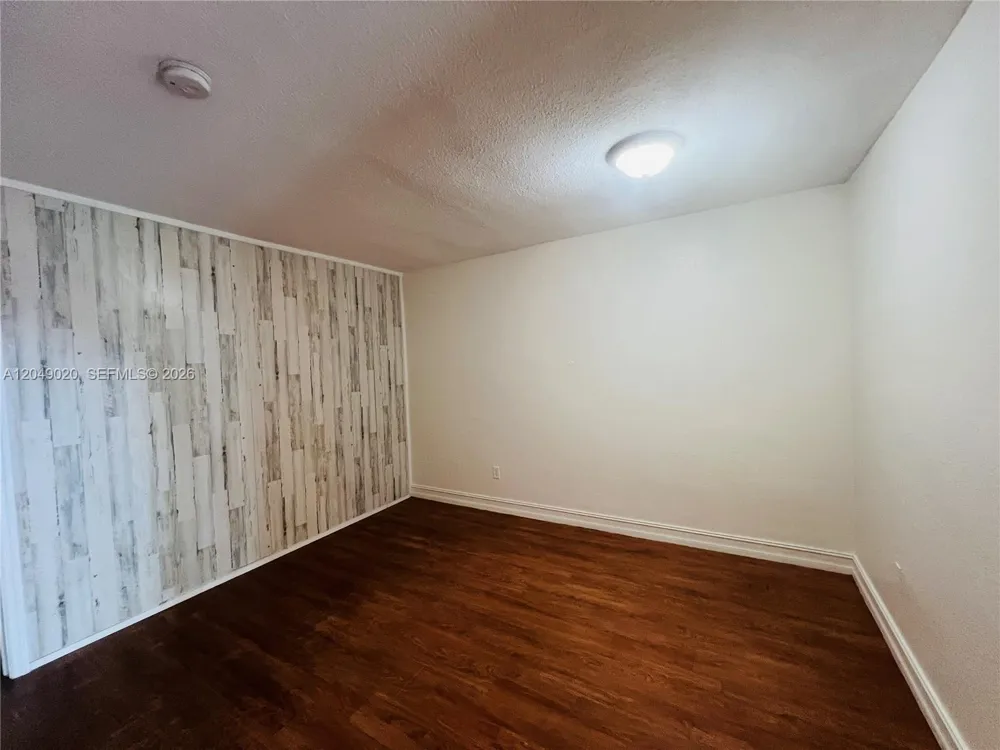 2050 NW 89th Ave #208 Pembroke Pines, FL 33028
