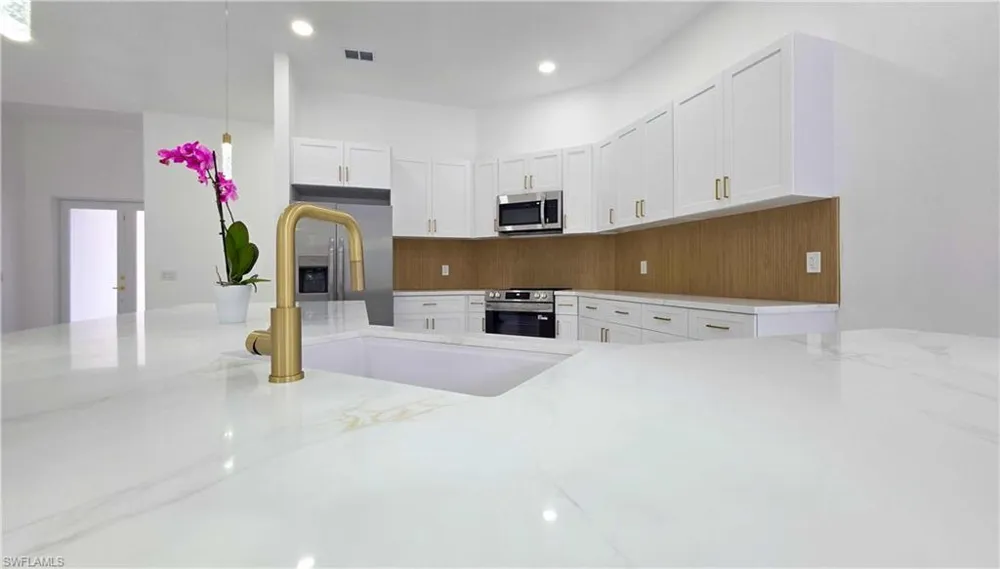 133 Hunting Club Avenue Clewiston, FL 33440