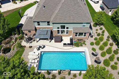 5683 Oakmont Boulevard