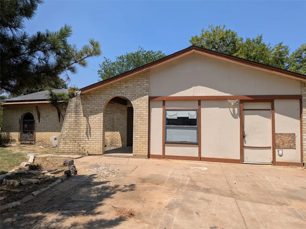 7501 Acapulco Road Fort Worth, TX 76112