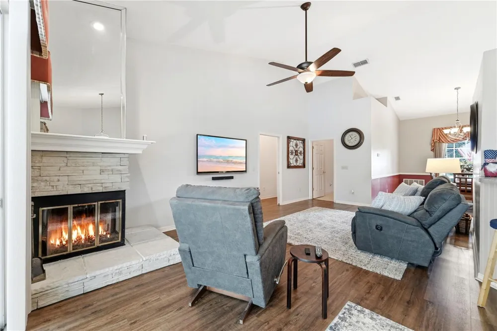 1053 OLD COVENTRY COURT Oviedo, FL 32765