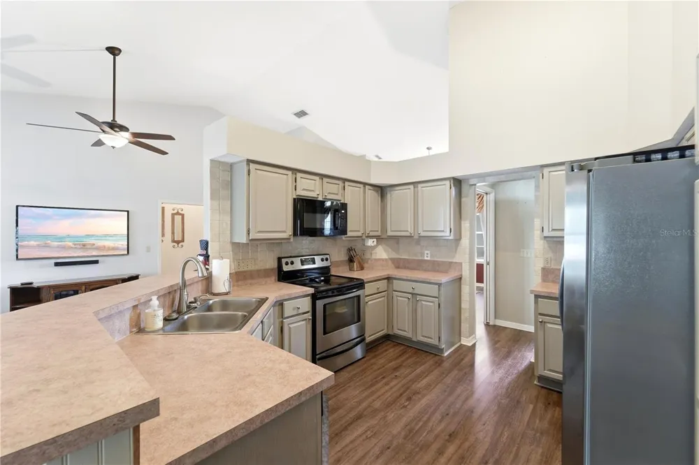 1053 OLD COVENTRY COURT Oviedo, FL 32765