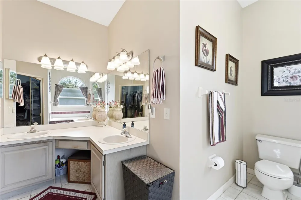 1053 OLD COVENTRY COURT Oviedo, FL 32765