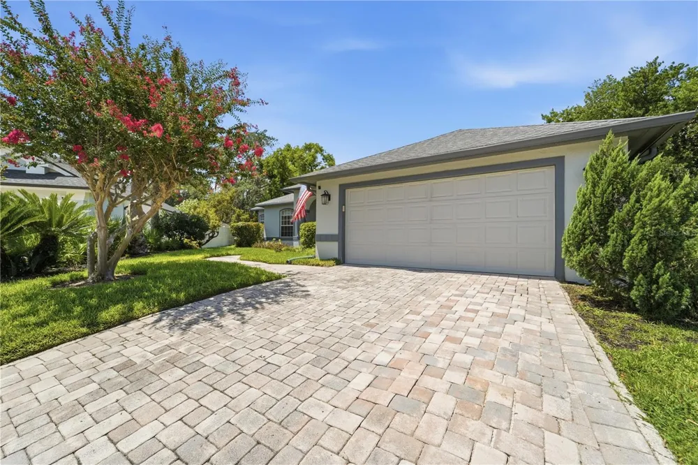 1053 OLD COVENTRY COURT Oviedo, FL 32765