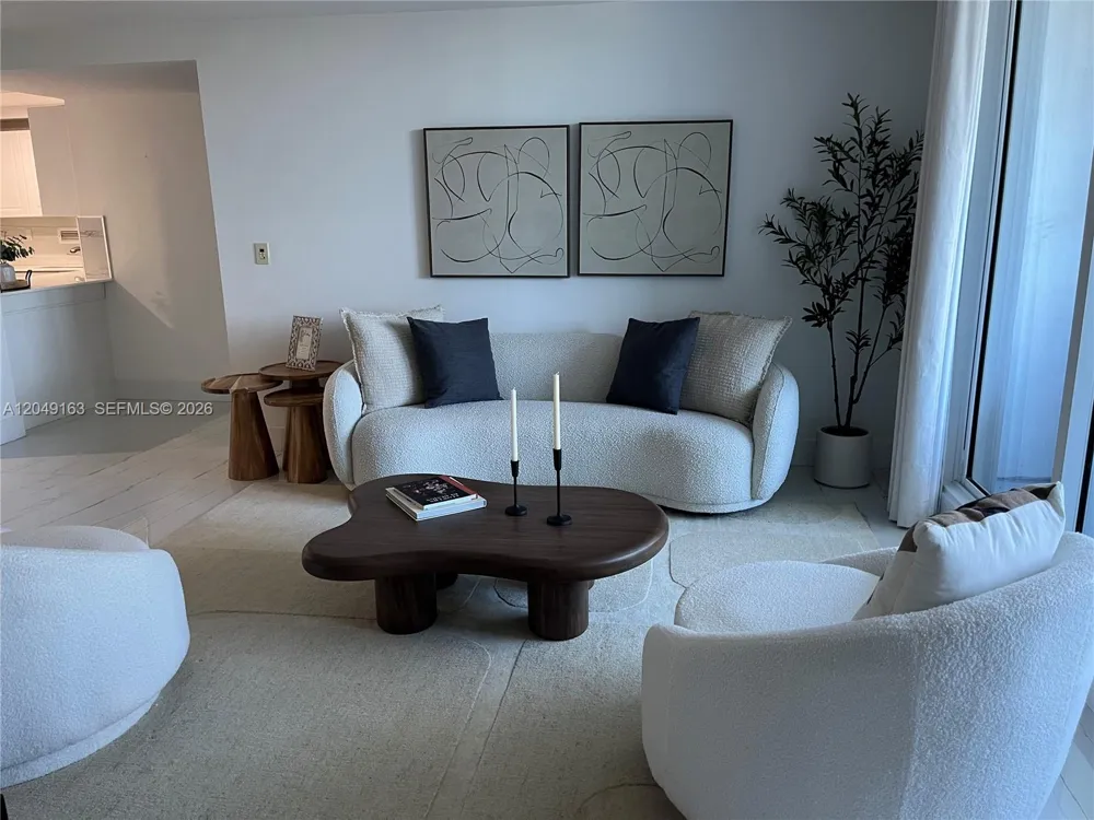 2301 Collins Ave #326 Miami Beach, FL 33139