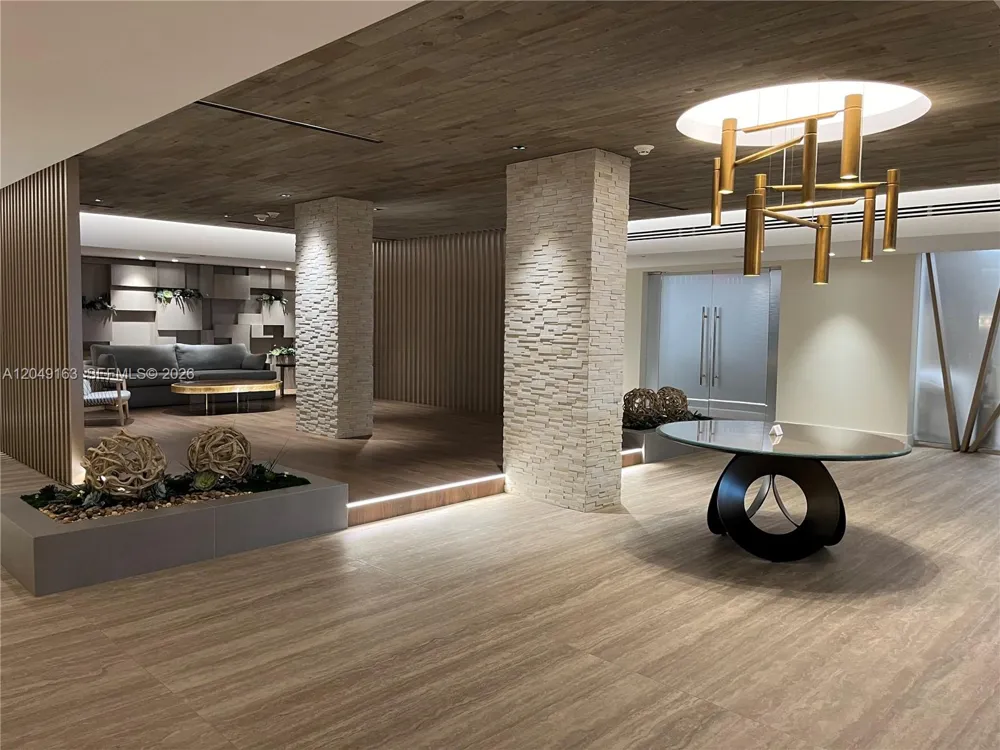 2301 Collins Ave #326 Miami Beach, FL 33139