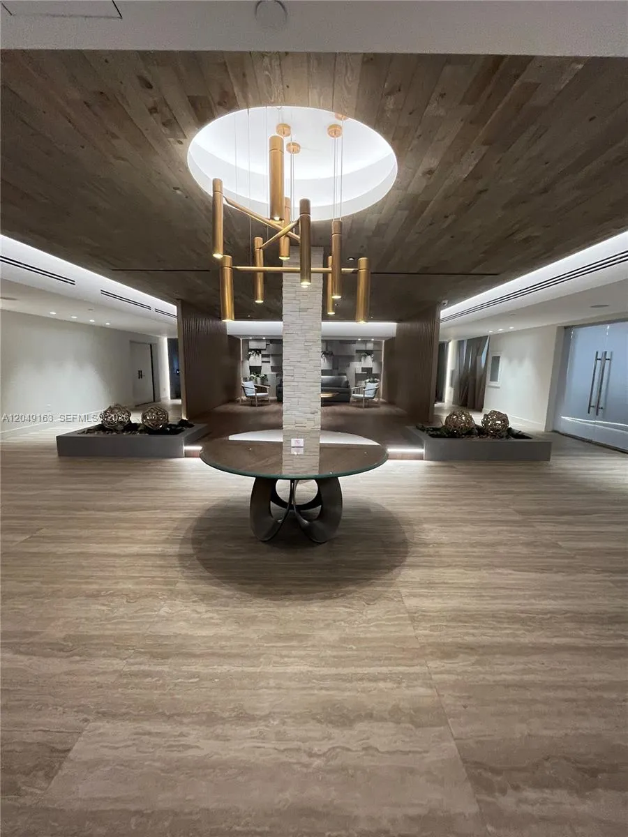 2301 Collins Ave #326 Miami Beach, FL 33139