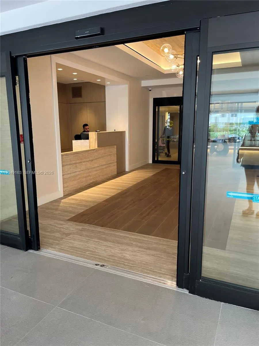 2301 Collins Ave #326 Miami Beach, FL 33139