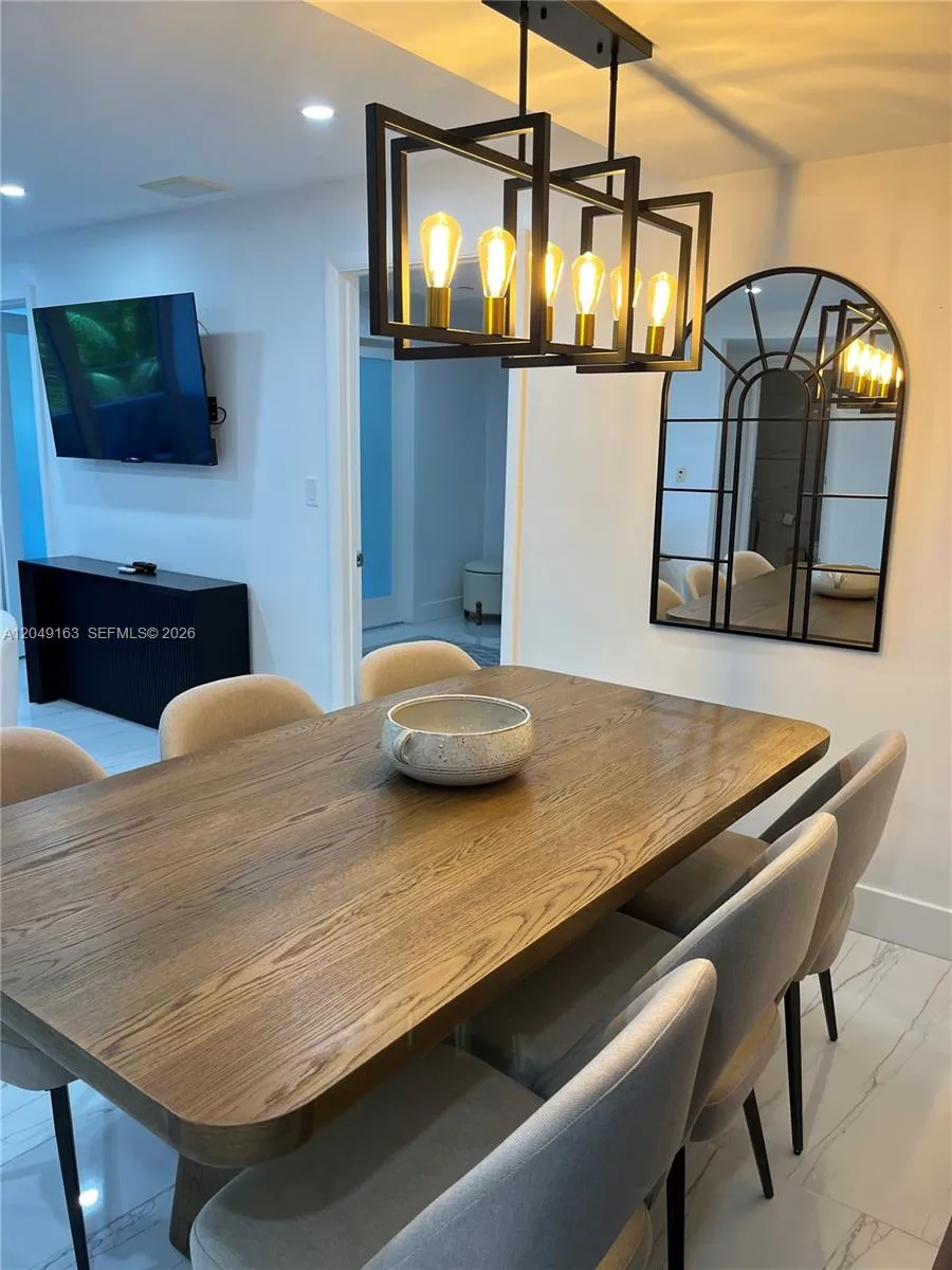 2301 Collins Ave #326 Miami Beach, FL 33139