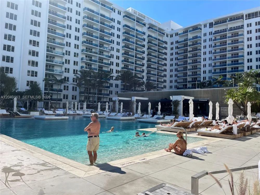 2301 Collins Ave #326 Miami Beach, FL 33139
