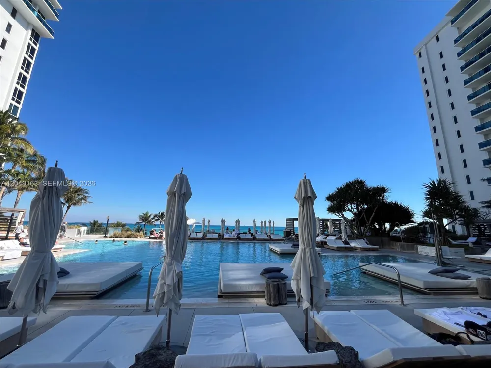 2301 Collins Ave #326 Miami Beach, FL 33139