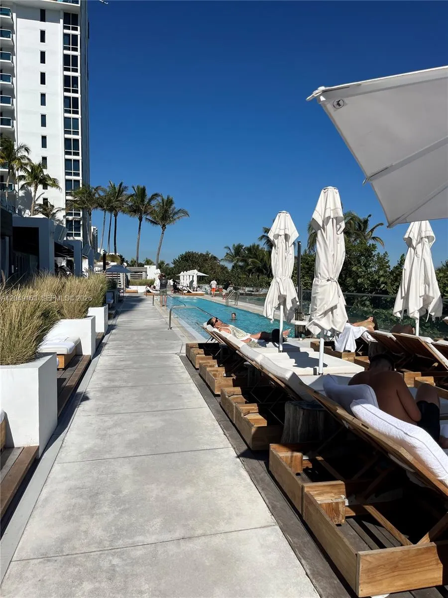 2301 Collins Ave #326 Miami Beach, FL 33139