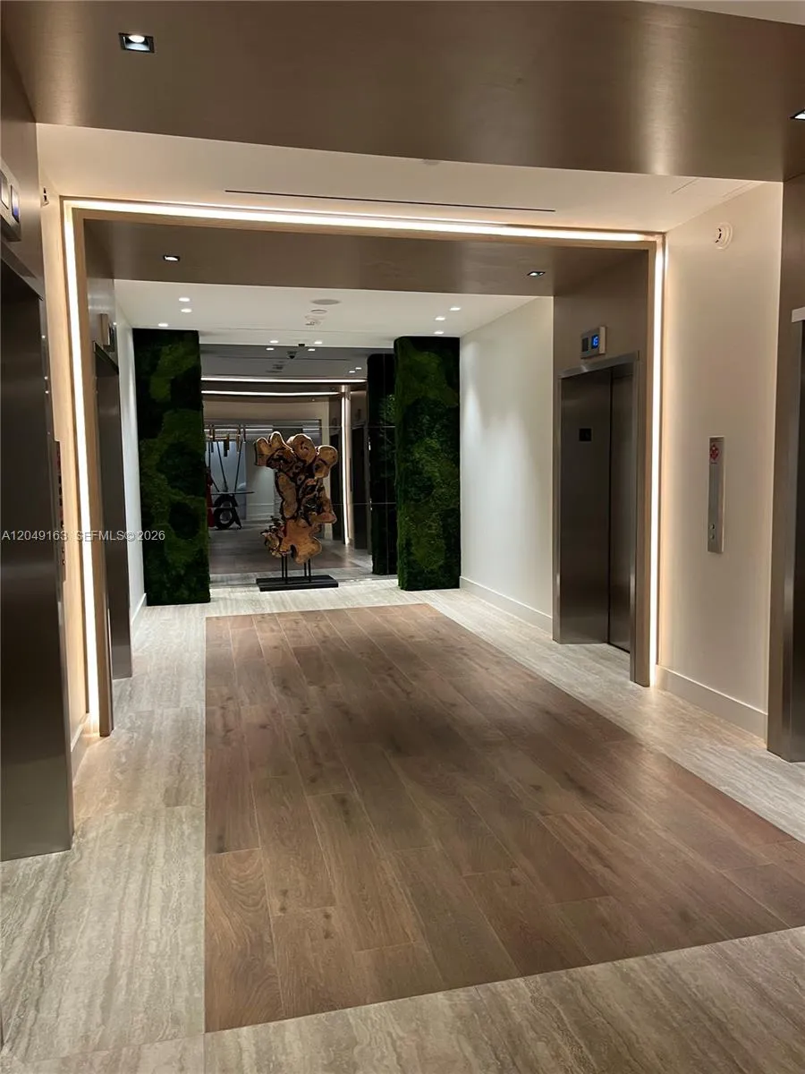 2301 Collins Ave #326 Miami Beach, FL 33139