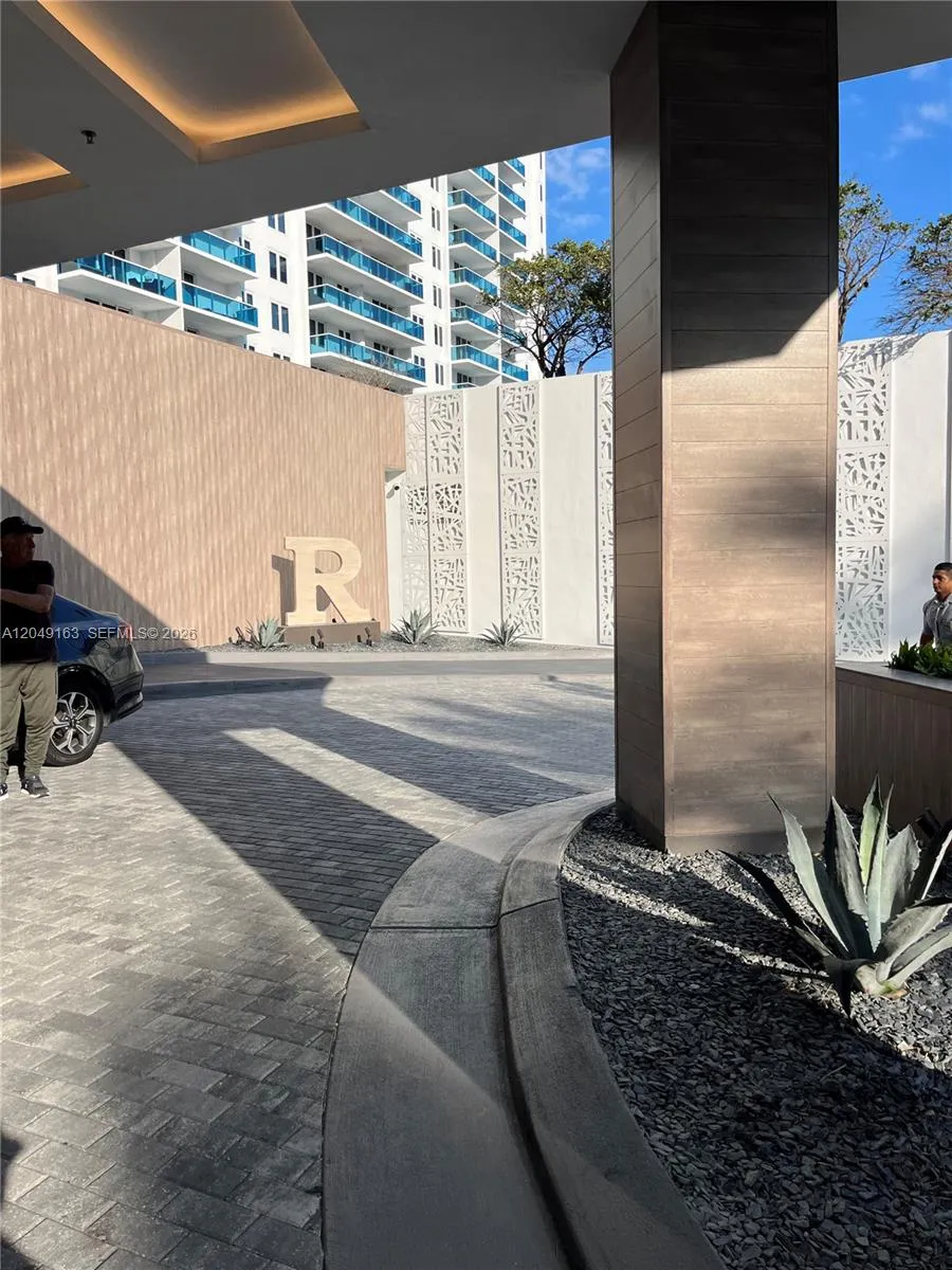 2301 Collins Ave #326 Miami Beach, FL 33139