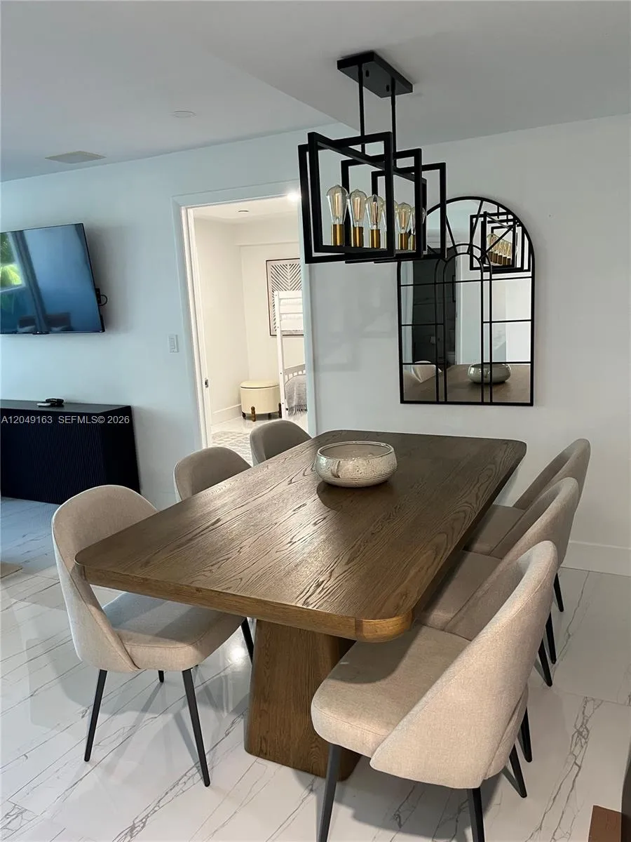 2301 Collins Ave #326 Miami Beach, FL 33139