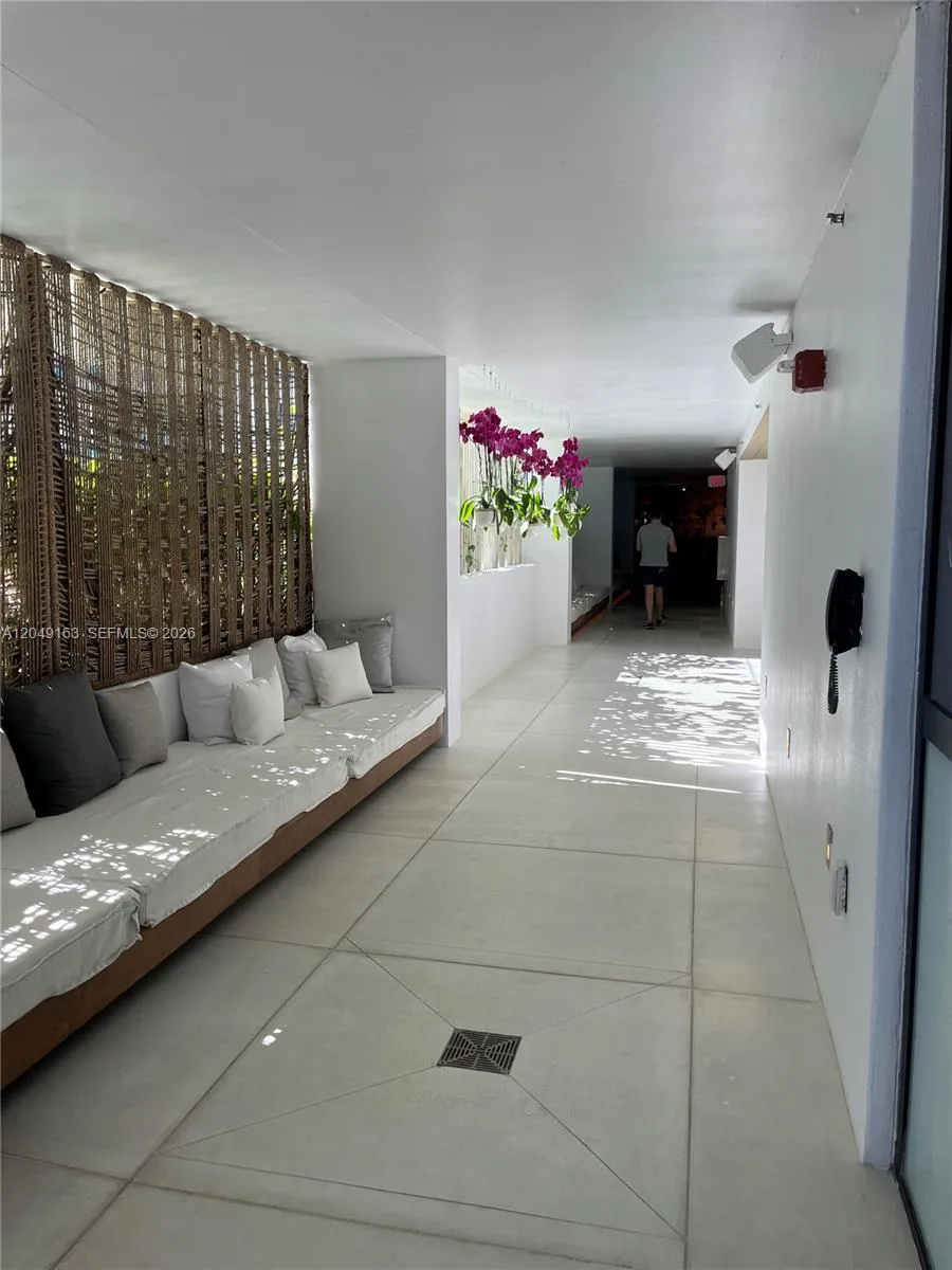2301 Collins Ave #326 Miami Beach, FL 33139