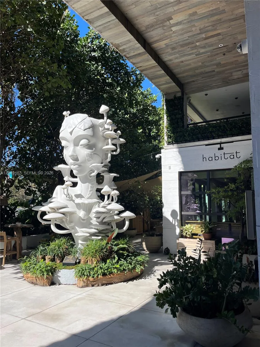 2301 Collins Ave #326 Miami Beach, FL 33139