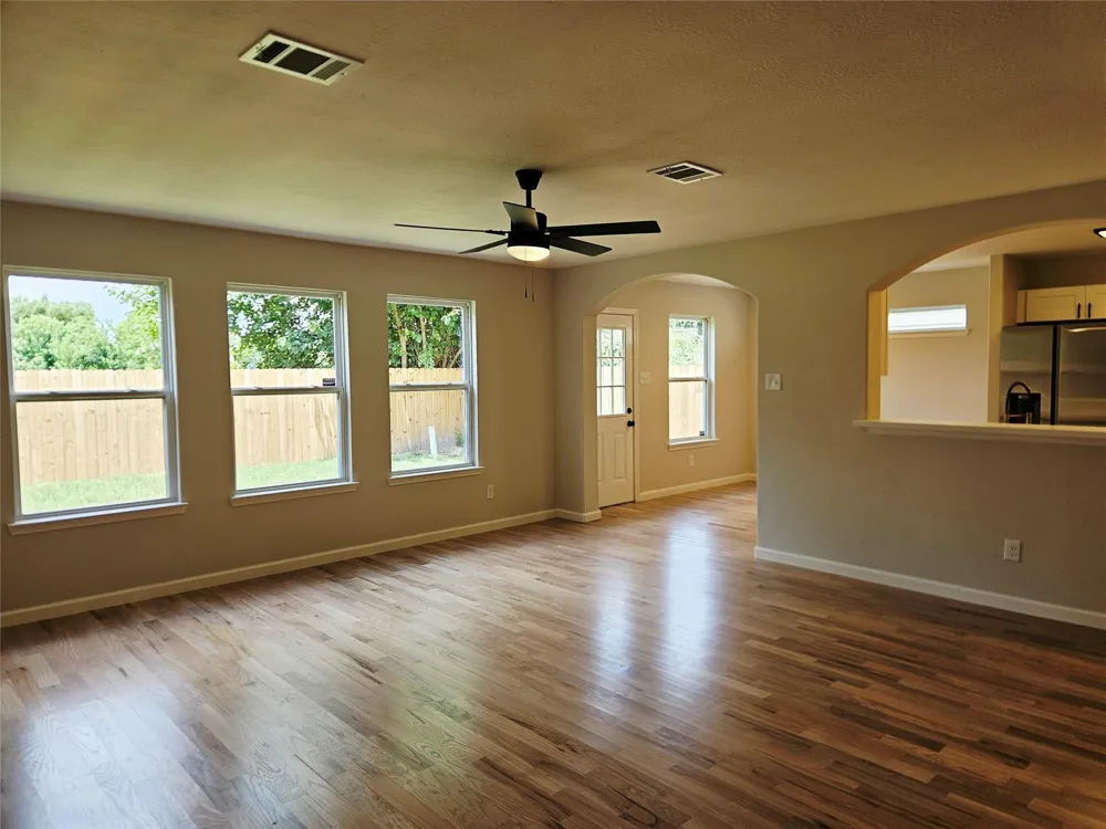 4227 Richmeadow Drive Houston, TX 77048
