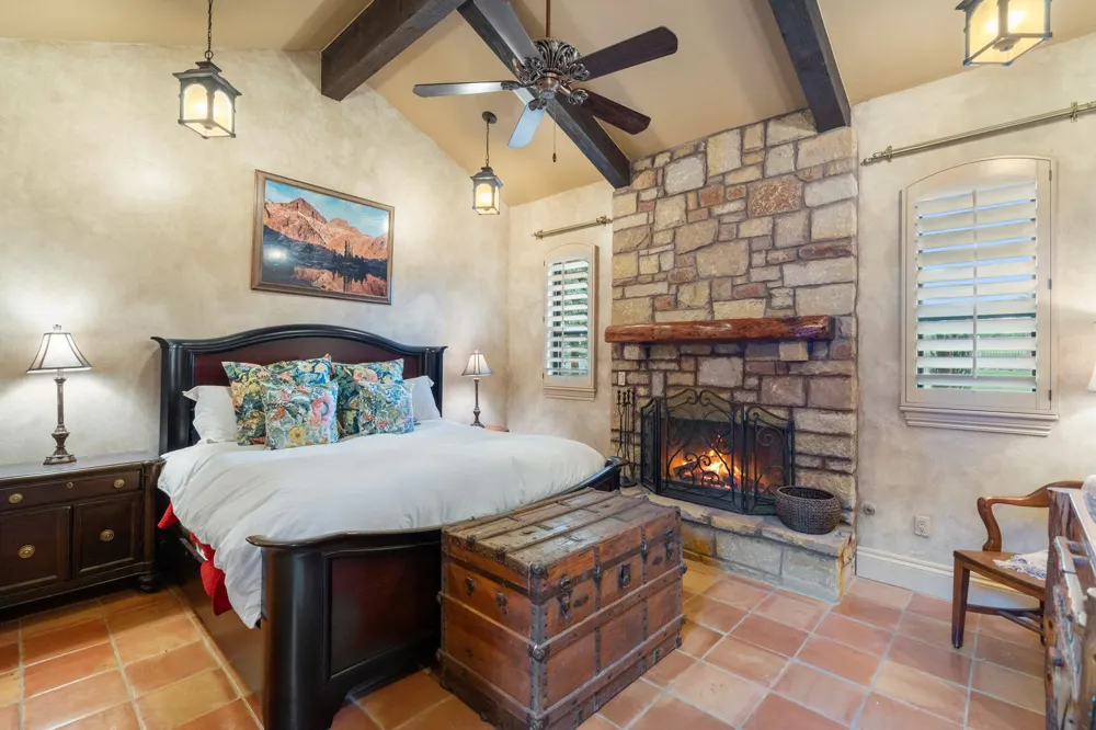 481 Chimney Cove Drive Marble Falls, TX 78654