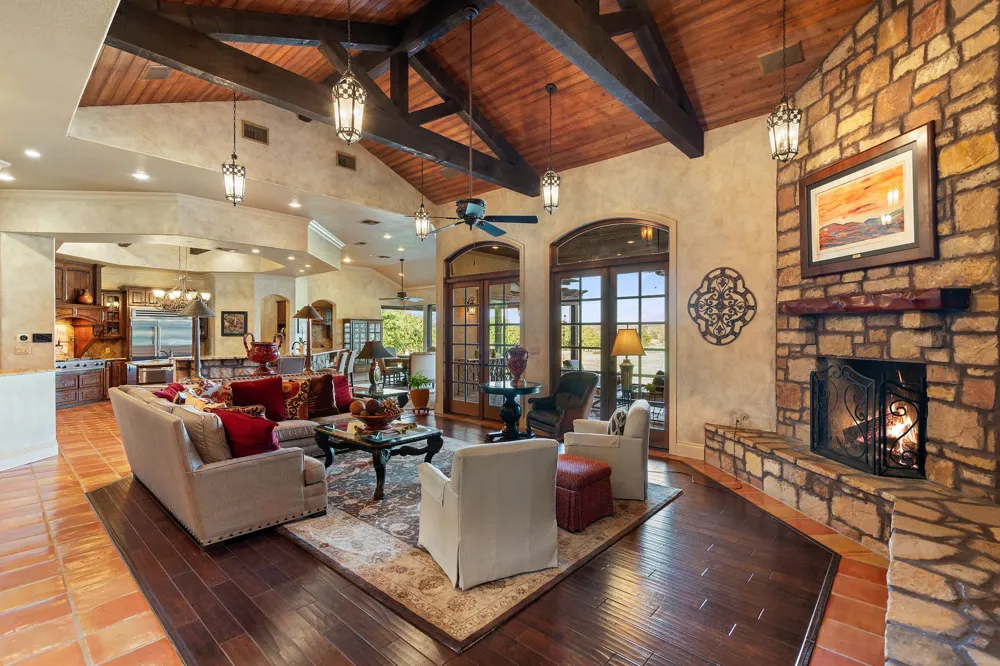481 Chimney Cove Drive Marble Falls, TX 78654