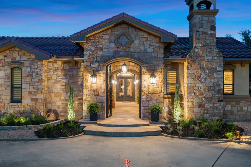 481 Chimney Cove Drive Marble Falls, TX 78654