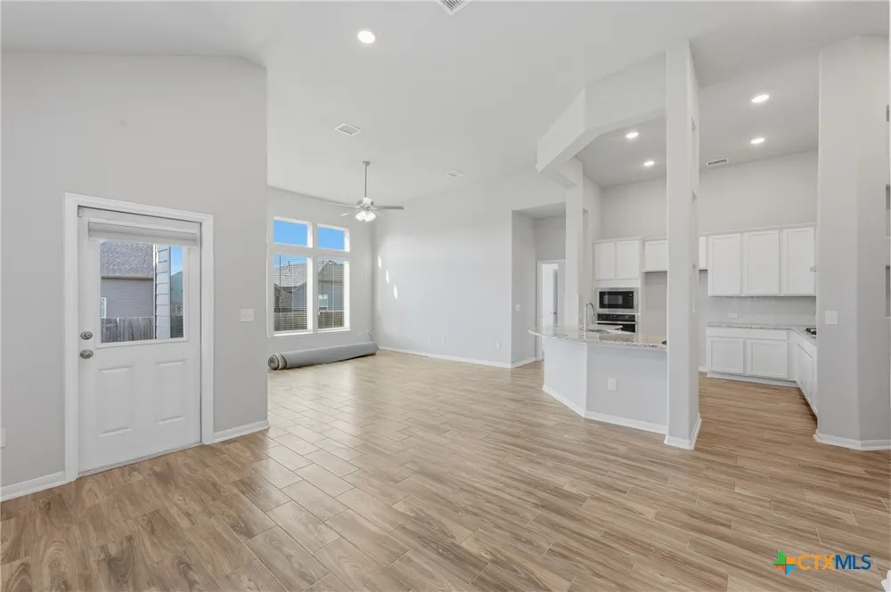 369 Durian Loop Buda, TX 78610