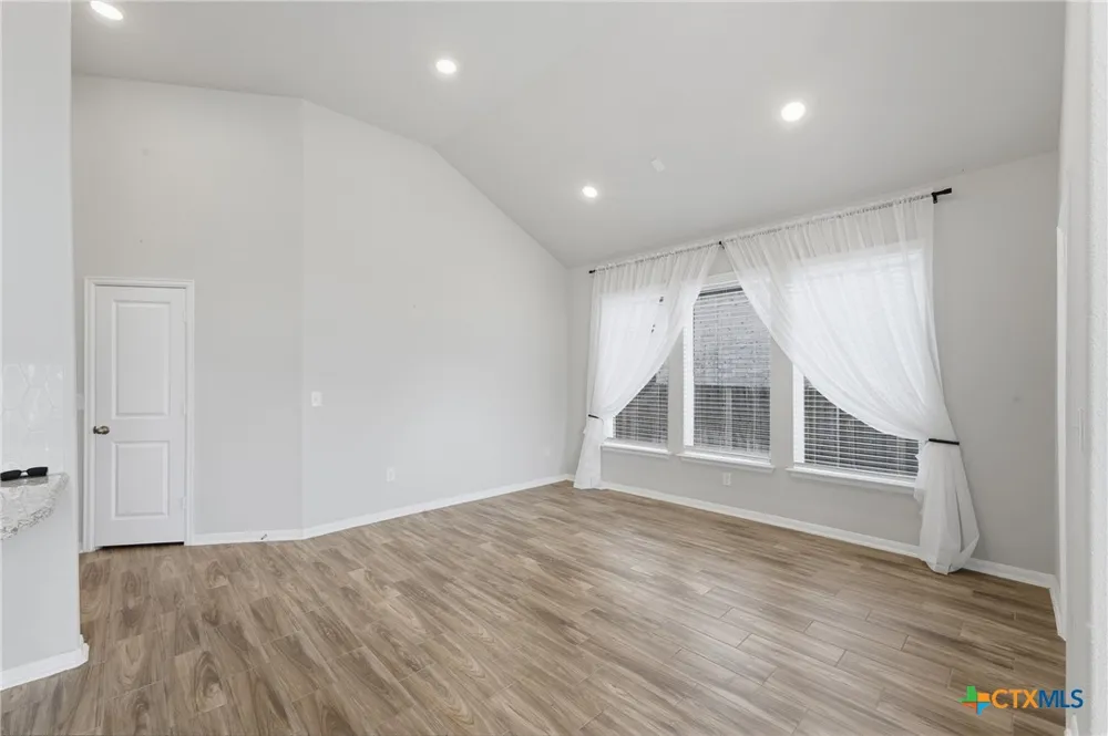 369 Durian Loop Buda, TX 78610